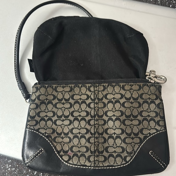 Coach wristlet - Picture 4 of 5